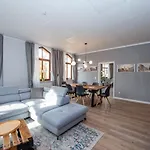 Lägenhet Kronprinz Zentral Mit Infrarot-sauna *